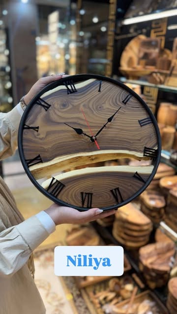 ساعت روستیک چوبی